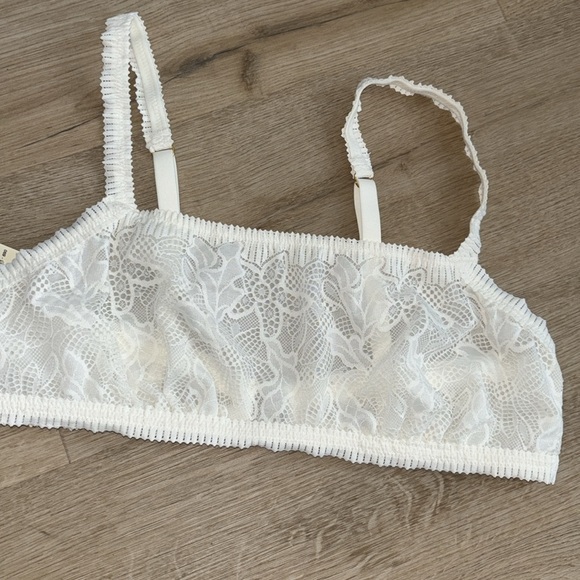 aerie coral lace bandeau in white - Picture 4 of 5